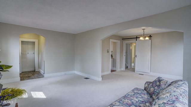 1346 East Center Street, Kingsport, TN 37664