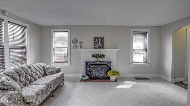 1346 East Center Street, Kingsport, TN 37664