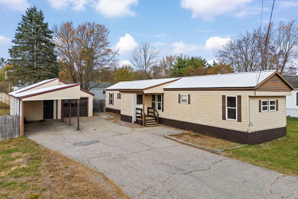 11 Evelyn Avenue, Raymond, NH 03077