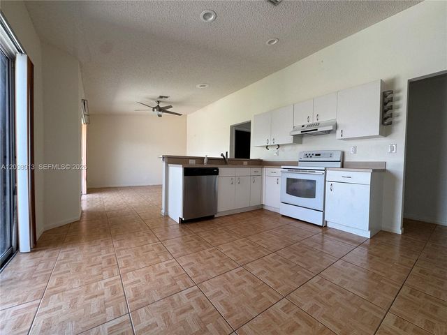 10379 Welleby Isles Blvd, Sunrise, FL 33351
