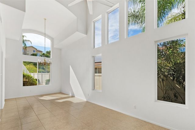 19 Villa Milano, Lake Elsinore, CA 92532