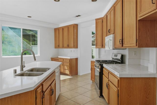 19 Villa Milano, Lake Elsinore, CA 92532