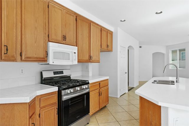 19 Villa Milano, Lake Elsinore, CA 92532