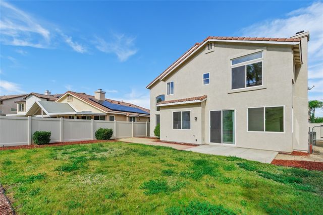 19 Villa Milano, Lake Elsinore, CA 92532