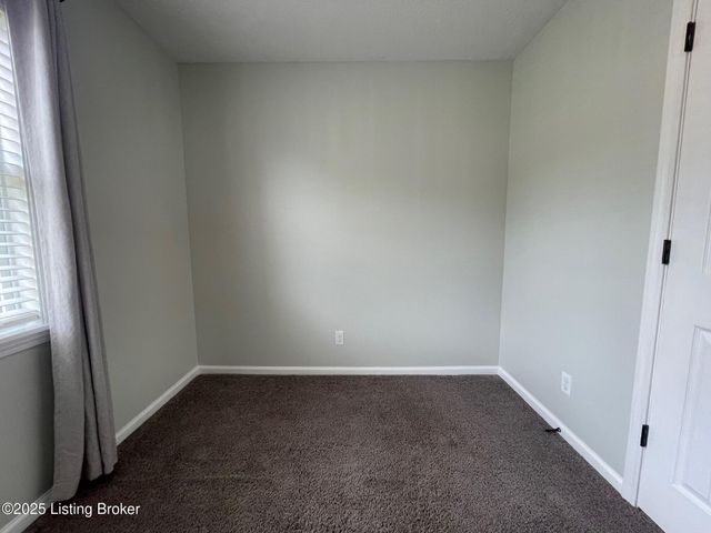 4800 Libby Ln, Louisville, KY 40272