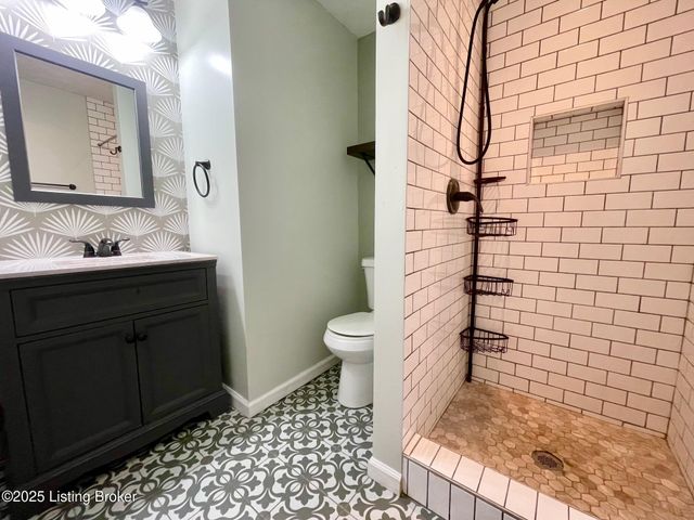 4800 Libby Ln, Louisville, KY 40272