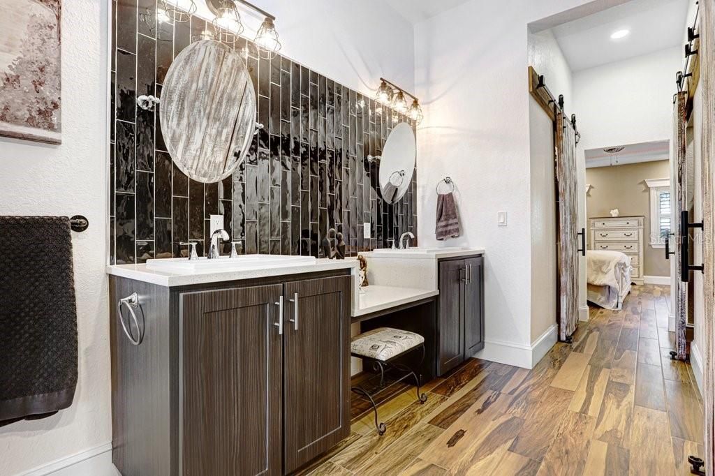 Image 10 of property listing at 14224 LORRAINE COURT, Dade City, FL 33525