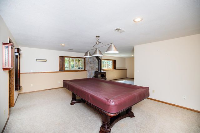 1134 N River Rd, Mulvane, KS 67110