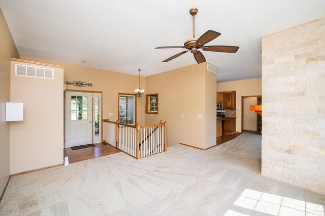 1134 N River Rd, Mulvane, KS 67110