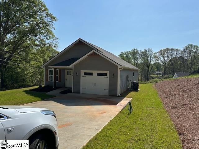 210 E Greenwood Street, Landrum, SC 29356