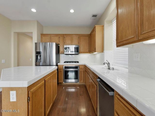 3865 Angeline Street, Newbury Park, CA 91320