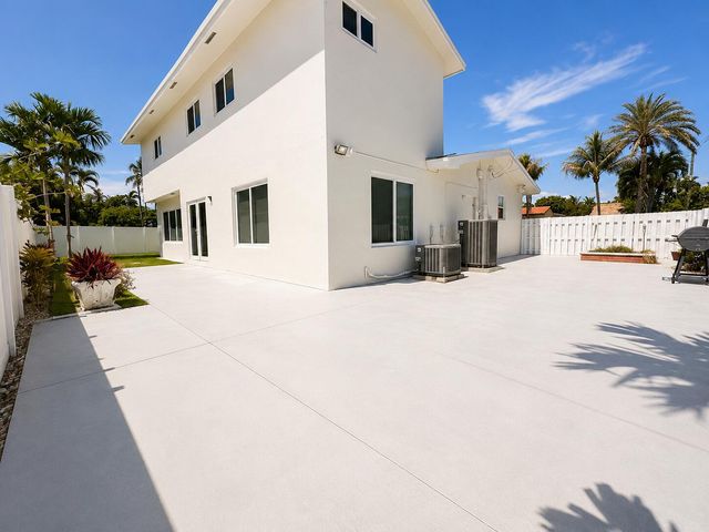 1155 Washington Street, Hollywood, FL 33019