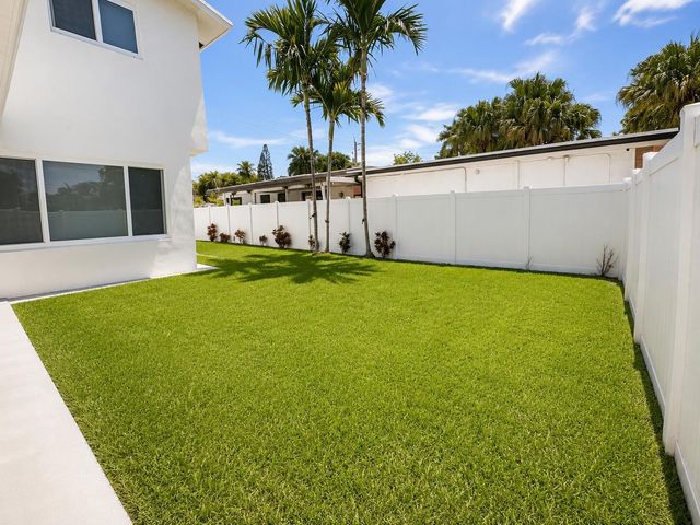 1155 Washington Street, Hollywood, FL 33019