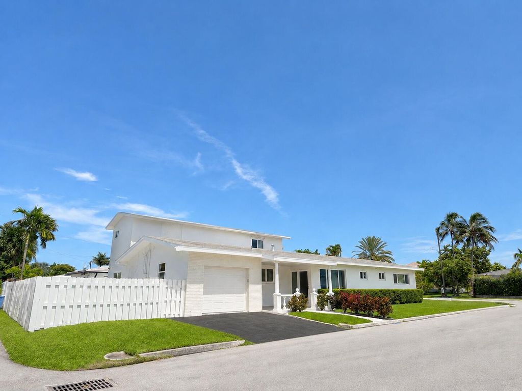 1155 Washington Street, Hollywood, FL 33019