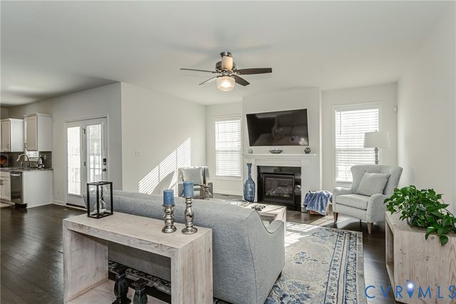 9013 Lavenham Pl, Midlothian, VA 23112