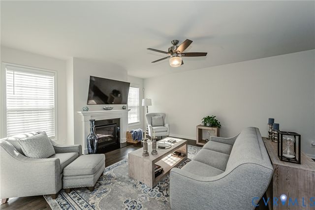 9013 Lavenham Pl, Midlothian, VA 23112