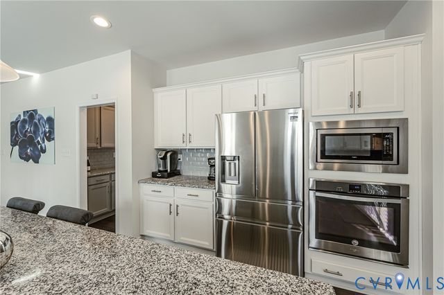 9013 Lavenham Pl, Midlothian, VA 23112