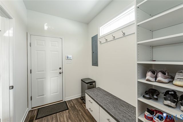 9013 Lavenham Pl, Midlothian, VA 23112