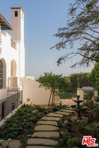 1475 E Mountain Drive, Santa Barbara, CA 93108