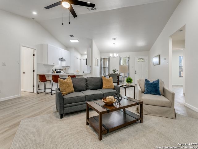 13910 Crested Creek, San Antonio, TX 78217