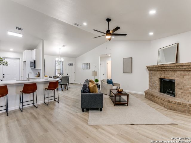 13910 Crested Creek, San Antonio, TX 78217