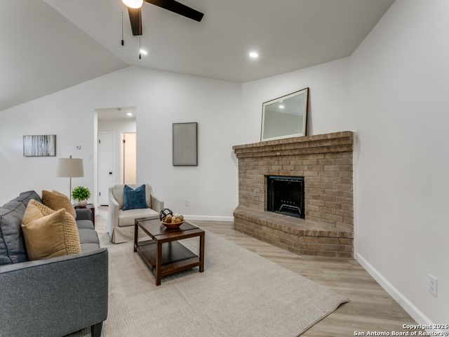 13910 Crested Creek, San Antonio, TX 78217