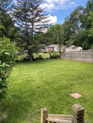 9523 Waite Drive, Tyrone Township, MI 48430