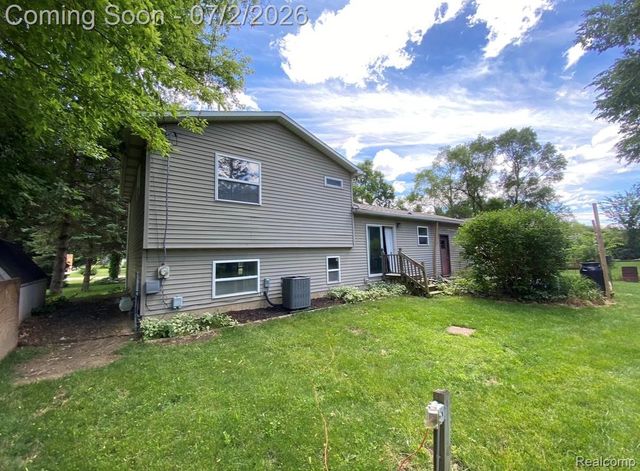 9523 Waite Drive, Tyrone Township, MI 48430