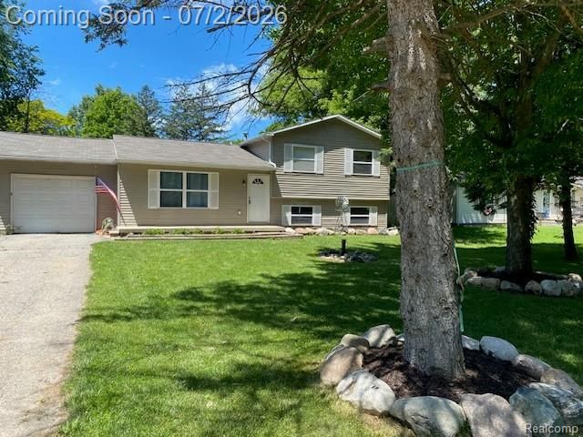 9523 Waite Drive, Tyrone Township, MI 48430