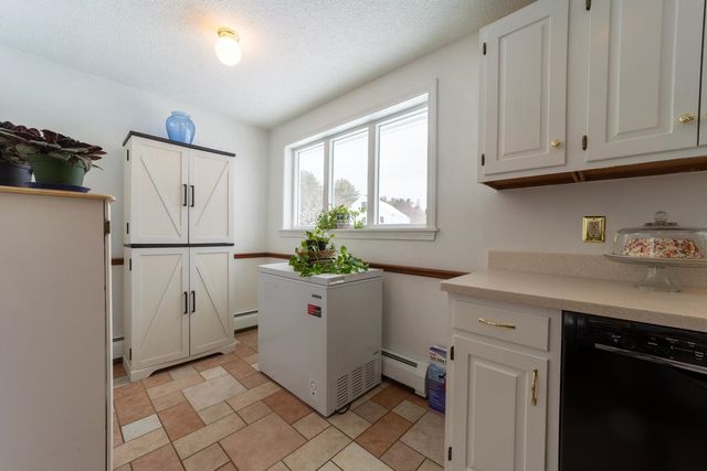 5 Cross Road, Hebron, NH 03241