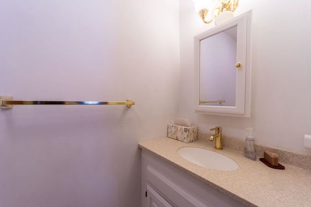 5 Cross Road, Hebron, NH 03241