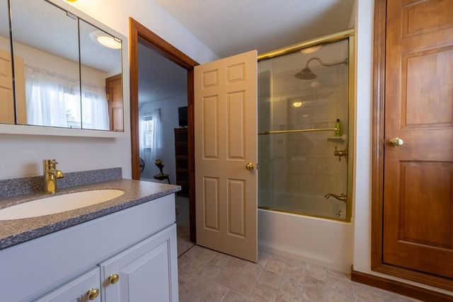 5 Cross Road, Hebron, NH 03241