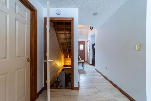 5 Cross Road, Hebron, NH 03241