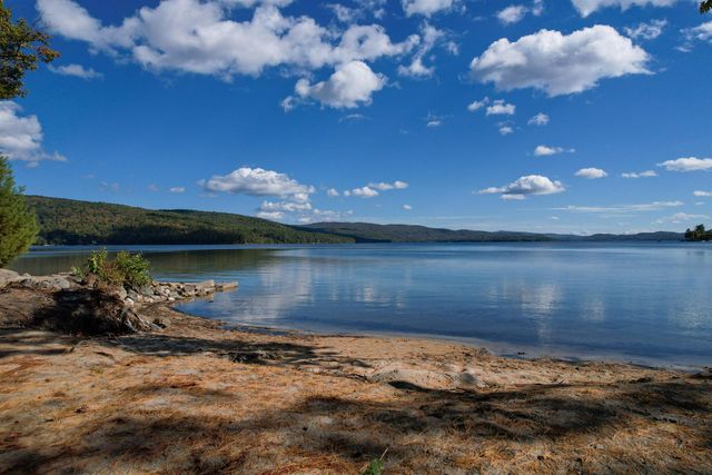 5 Cross Road, Hebron, NH 03241