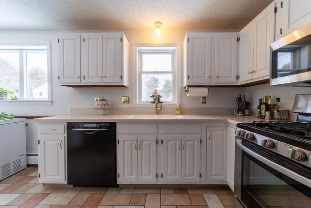 5 Cross Road, Hebron, NH 03241