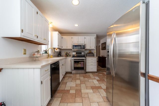 5 Cross Road, Hebron, NH 03241