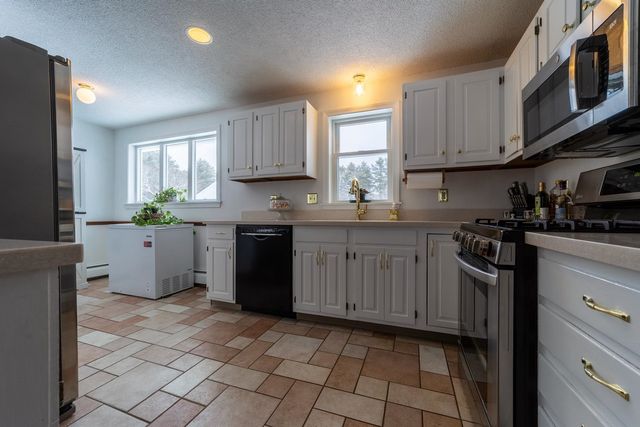 5 Cross Road, Hebron, NH 03241