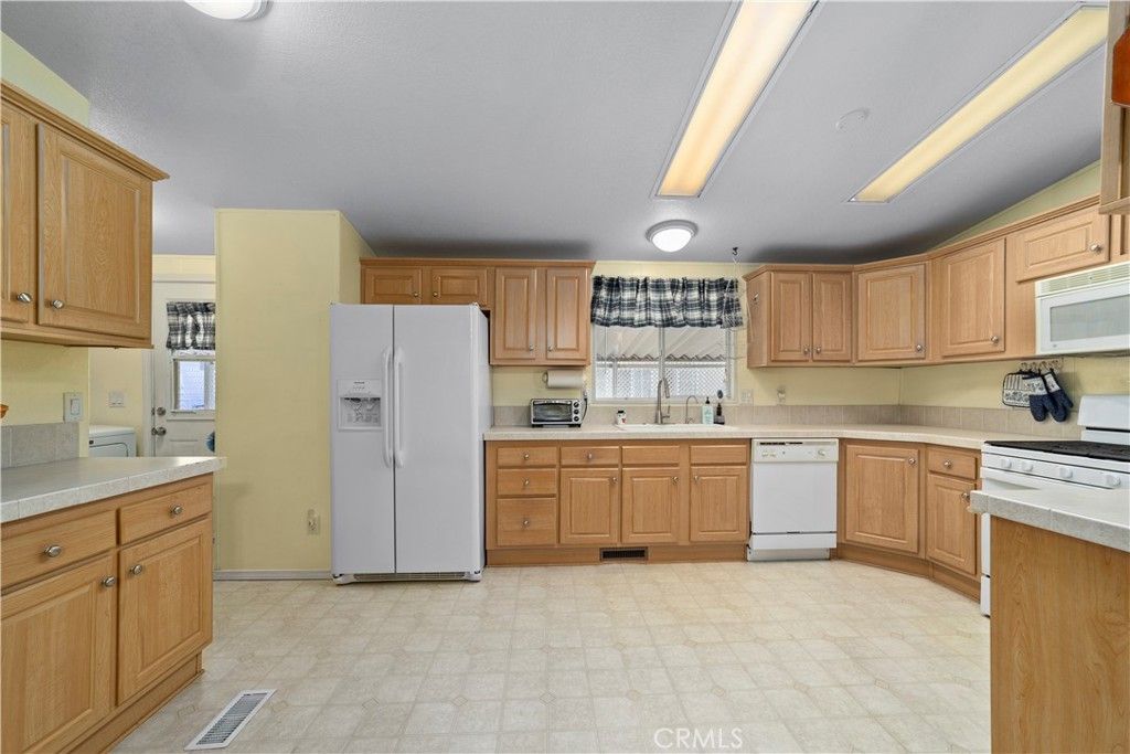 Image 14 of property listing at 1630 W Covina Boulevard 62, San Dimas, CA 91773
