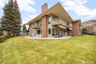 301 S 3rd Street #4, Chelan, WA 98816