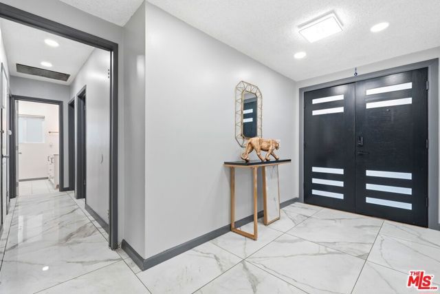 18720 Chase Street, Northridge (los Angeles), CA 91324