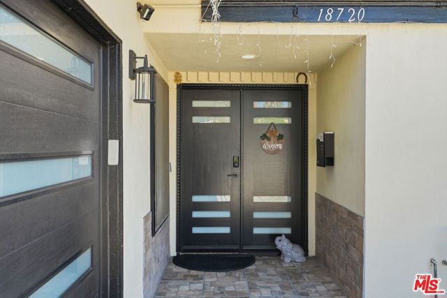 18720 Chase Street, Northridge (los Angeles), CA 91324