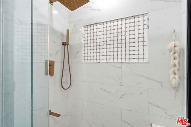 18720 Chase Street, Northridge (los Angeles), CA 91324