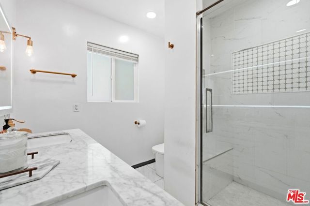 18720 Chase Street, Northridge (los Angeles), CA 91324