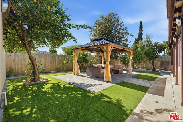 18720 Chase Street, Northridge (los Angeles), CA 91324