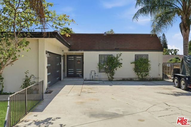 18720 Chase Street, Northridge (los Angeles), CA 91324