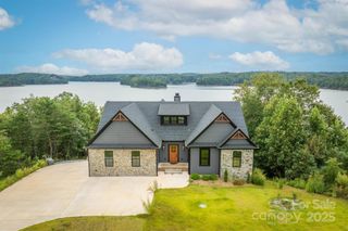 464 LakeCrest Drive, Nebo, NC 28761