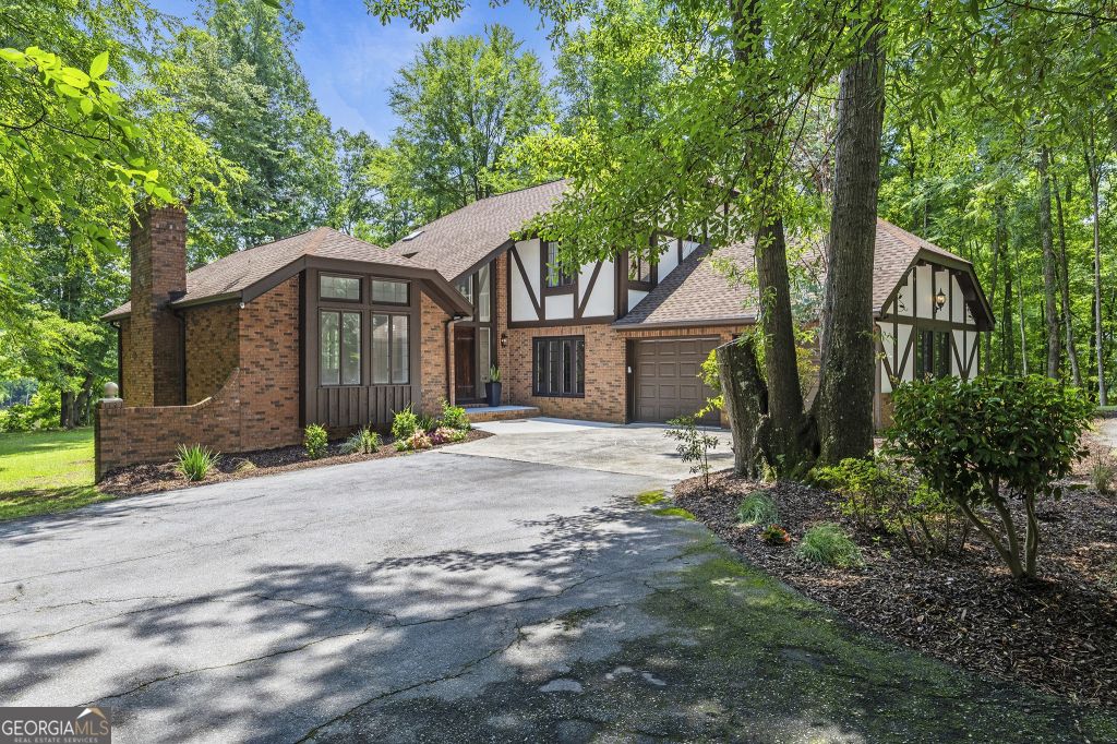 7598 Lakewood Drive, Macon, GA 31220