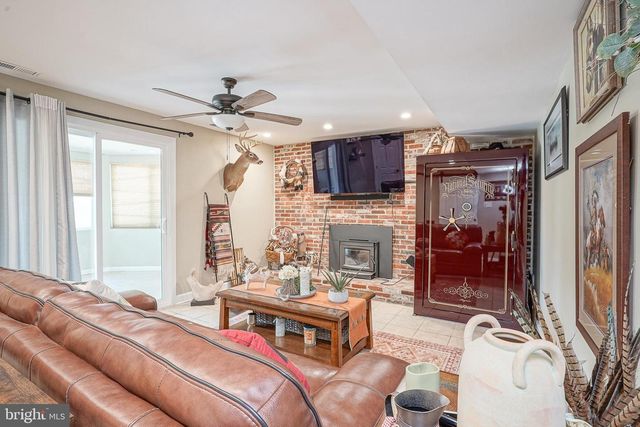 1024 OXMEAD, Eastampton, NJ 08060