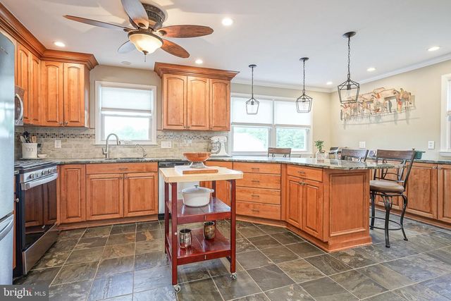 1024 OXMEAD, Eastampton, NJ 08060