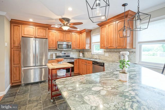 1024 OXMEAD, Eastampton, NJ 08060